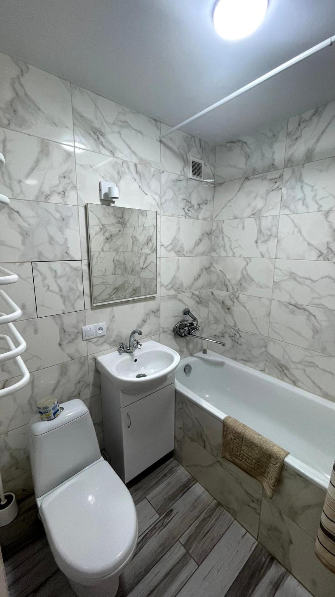 Нова 2Х Кімнатна В Центре Rivne Exteriör bild